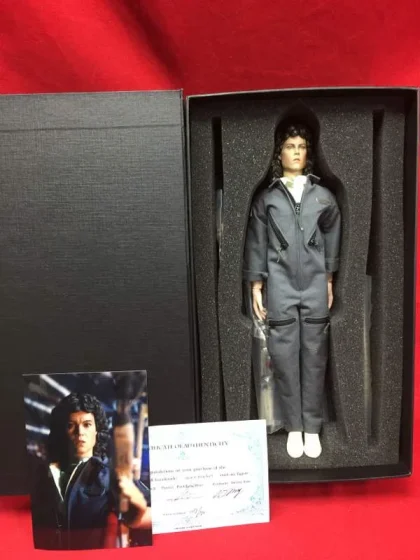 Ellen Ripley  MASTERWORKS SPACE TRUCKER 27/70   1/6 scale FREE SHIPPING