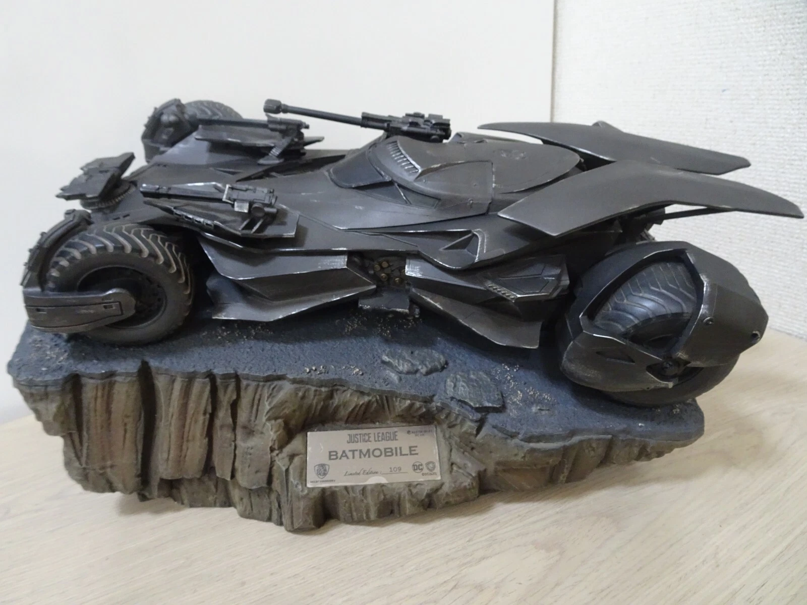 Beast Kingdom Batmobile Justice League Statue Resin Model FREE SHIPPING - Image 4