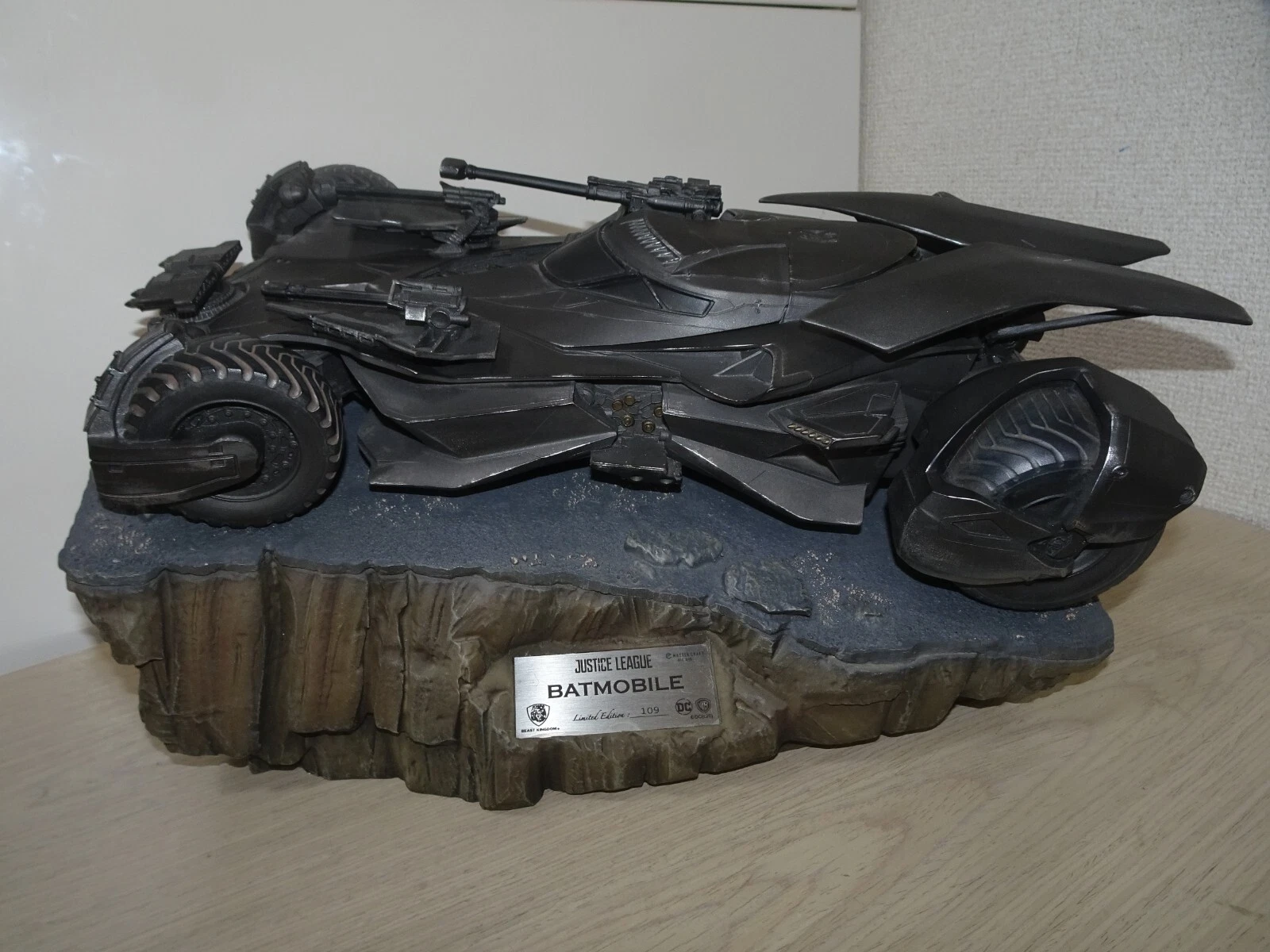 Beast Kingdom Batmobile Justice League Statue Resin Model FREE SHIPPING - Image 5