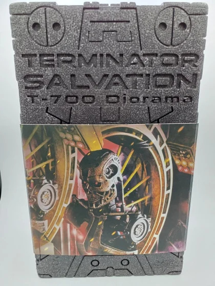 Hot Toys DMS03 Terminator T-700 Diorama 1/6 Terminator Salvation FREE SHIPPING