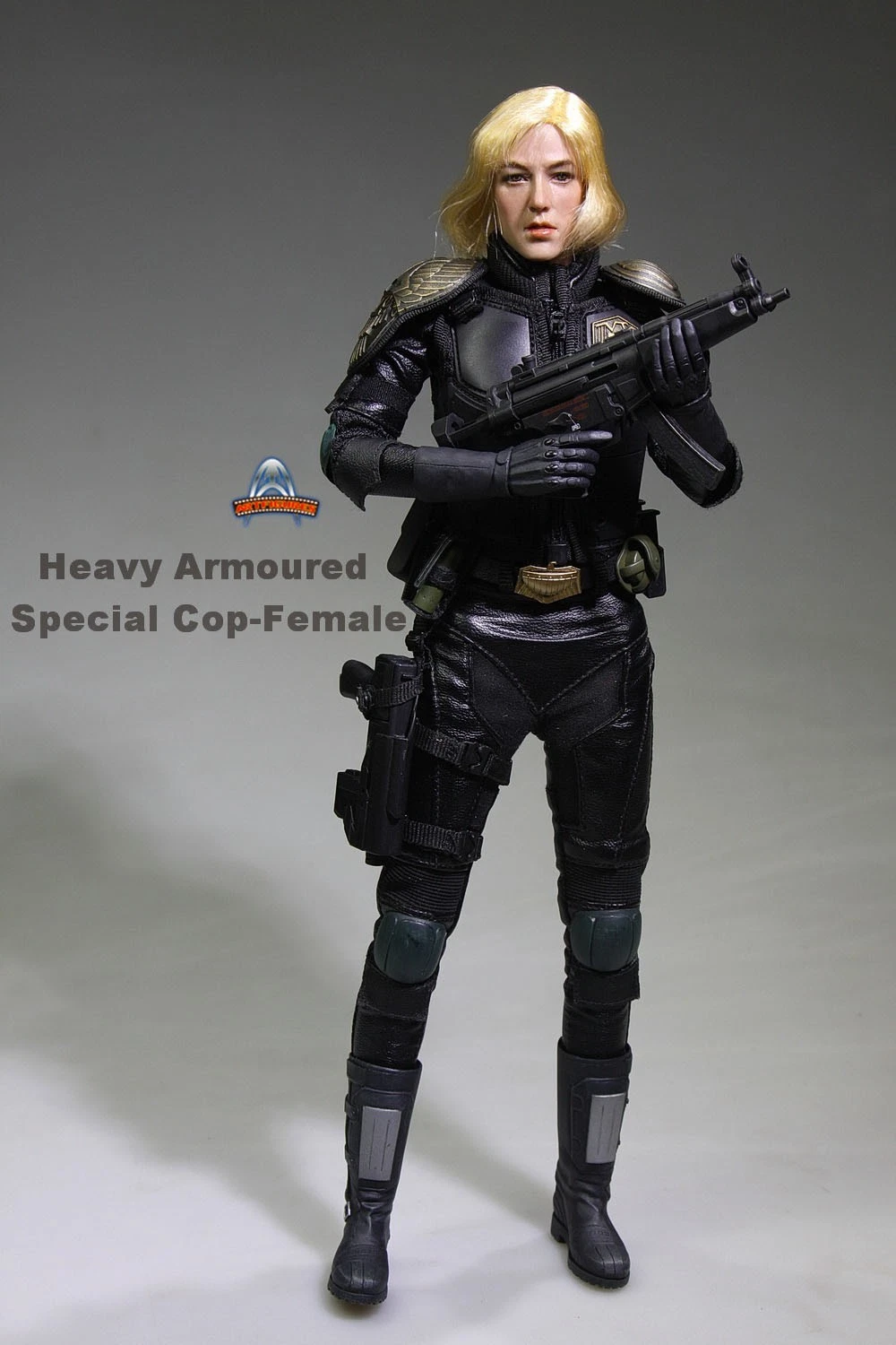ART FIGURES JUDGE DREDD Armoured female Cop1/6 scale FREE SHIPPING worldwide - Image 3