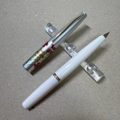 Vintage Pilot 14K White Floral Short Barrel Pocket Fountain Pen - Uninked Mint