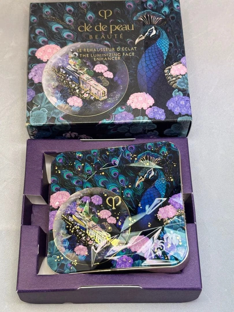 Cle de peau BEAUTE HOLIDAY 2025 Eye Color Quad 504 Pastel Tea Safari 6g Genuine - Image 2